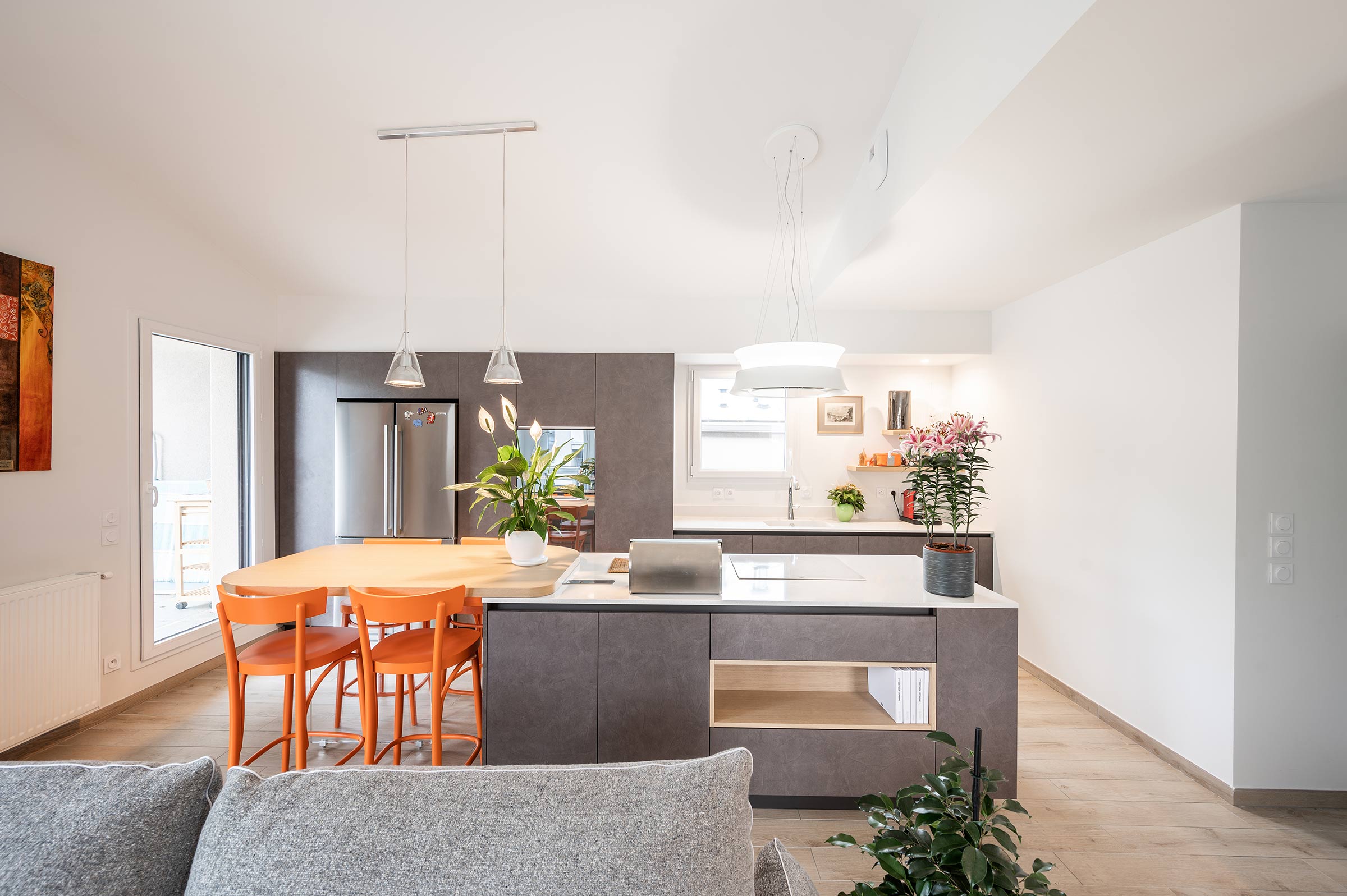 cuisine sur-mesure orange ciment appartement neuf Tassin / Lyon